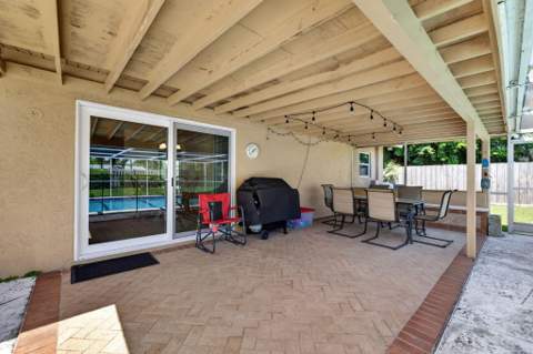 921 SE Flamingo Avenue, Stuart FL - photo 16 of 21