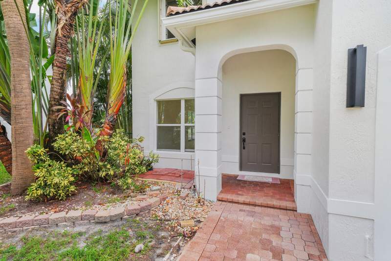 3 bedroom Single Family Residence at 2203 SW 134th Avenue, Pod 5 At Monarch Lakes, Miramar — photo 3