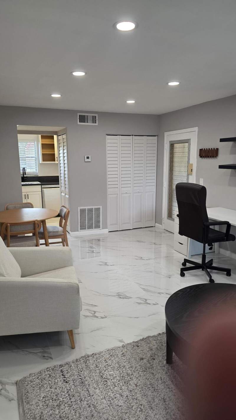 1 bedroom Condominium at 319 Lake Frances Drive, Golden Lakes Village Condo 1 Thru 13-A, West Palm Beach — photo 3