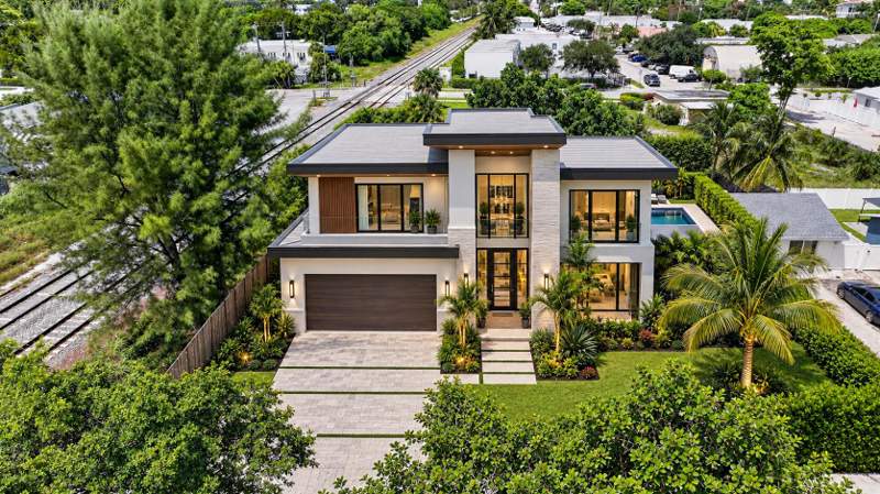 4 bedroom Single Family Residence at 115 SE 5th Street, Osceola Park, Delray Beach — photo 2