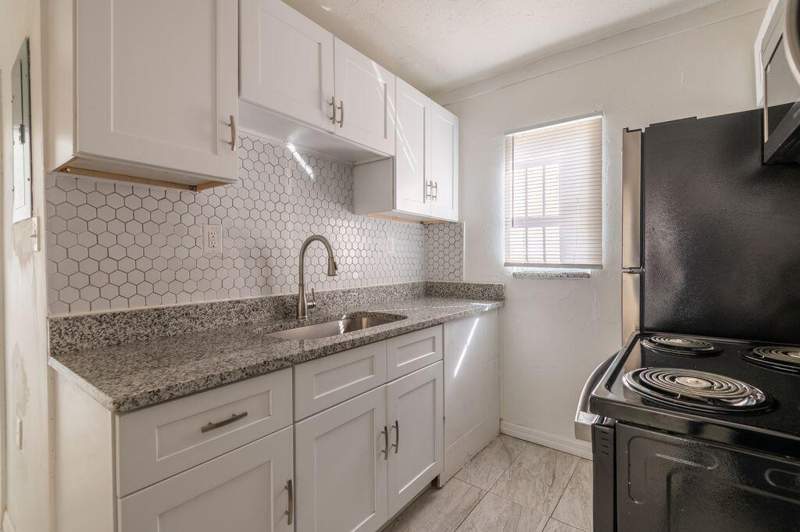 2 bedroom Single Family Residence at 2516 Ave L #Unit b, Garden City Farms, Fort Pierce — photo 2