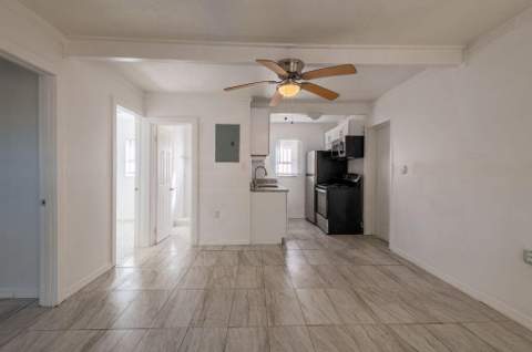 2516 Ave L #Unit b, Fort Pierce FL - photo 6 of 22