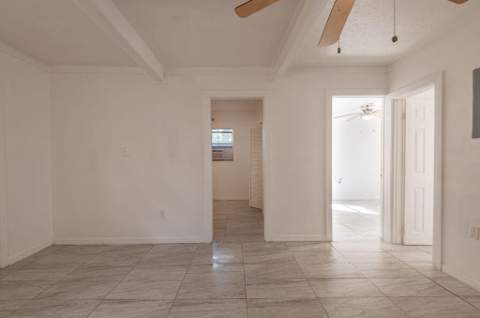 2516 Ave L #Unit b, Fort Pierce FL - photo 9 of 22