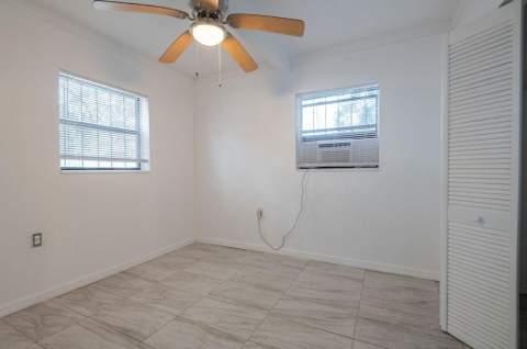 2516 Ave L #Unit b, Fort Pierce FL - photo 11 of 22