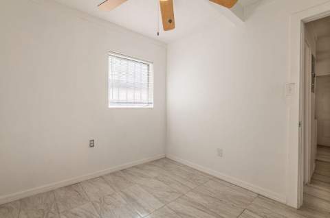 2516 Ave L #Unit b, Fort Pierce FL - photo 12 of 22