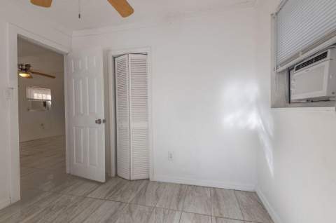 2516 Ave L #Unit b, Fort Pierce FL - photo 13 of 22