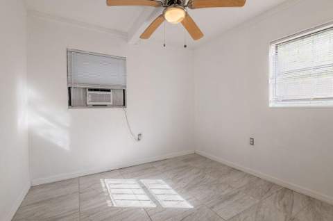 2516 Ave L #Unit b, Fort Pierce FL - photo 15 of 22