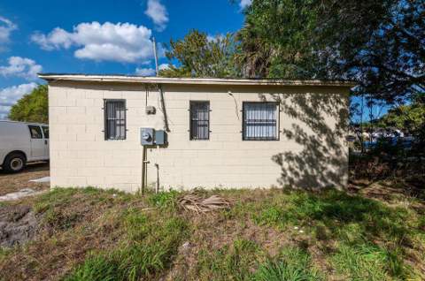 2516 Ave L #Unit b, Fort Pierce FL - photo 19 of 22