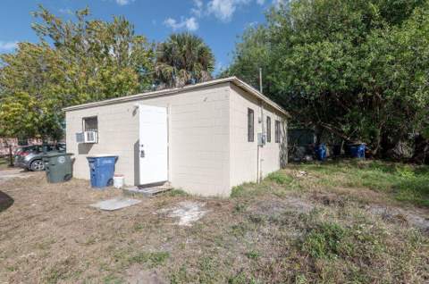 2516 Ave L #Unit b, Fort Pierce FL - photo 22 of 22