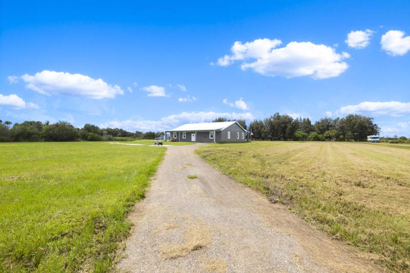 4 bedroom Single Family Residence at 3315 Seminole Road, Metes And Bounds, Fort Pierce — photo 2