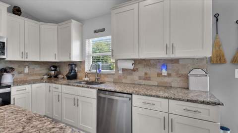 3957 SW Savona Boulevard, Port St. Lucie FL - photo 8 of 39