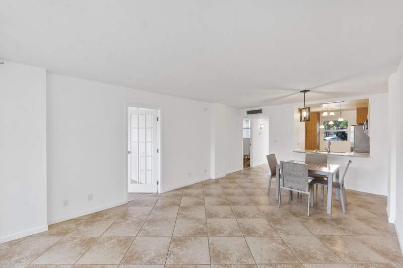 2 bedroom Condominium at 113 Royal Park Drive #1H, Royal Park Condo, Oakland Park — photo 4