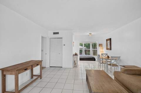 658 NE 6th Court #E, Boynton Beach FL - photo 16 of 47