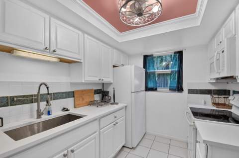 658 NE 6th Court #E, Boynton Beach FL - photo 19 of 47