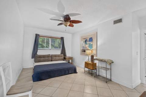 658 NE 6th Court #E, Boynton Beach FL - photo 7 of 47