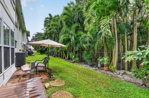 658 NE 6th Court #E, Boynton Beach FL - photo 10 of 47