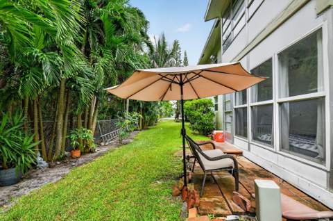 658 NE 6th Court #E, Boynton Beach FL - photo 11 of 47