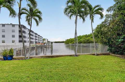 658 NE 6th Court #E, Boynton Beach FL - photo 12 of 47