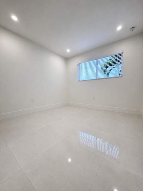 345 Pinehurst Road, Palm Springs FL - photo 11 of 26