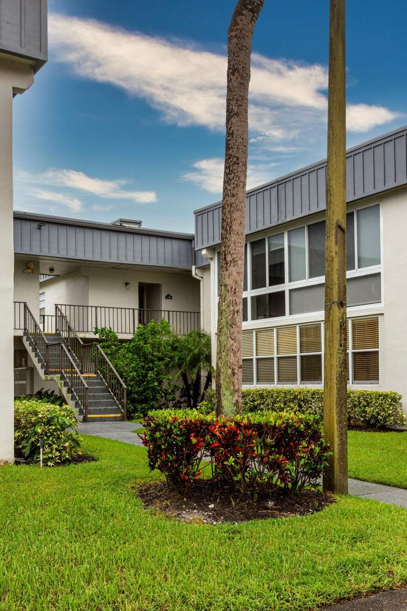 2 bedroom Condominium at 557 Piedmont L, Kings Point Piedmont Condos, Delray Beach — photo 2