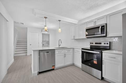 11 Amherst Court #D, Royal Palm Beach FL - photo 11 of 24