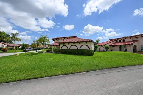 8129 Pine Circle #33, Tamarac FL - photo 16 of 21