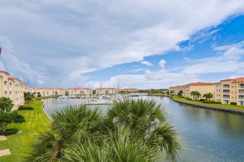 17 Harbour Isle Drive #Unit 304, Fort Pierce FL - photo 11 of 47