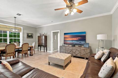 217 Lone Pine Drive, Palm Beach Gardens FL - photo 13 of 45