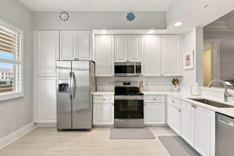 17 Harbour Isle Drive #Unit 304, Fort Pierce FL - photo 20 of 47