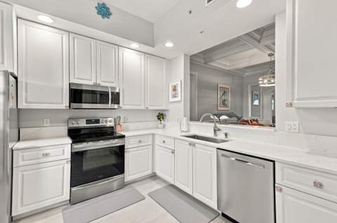 17 Harbour Isle Drive #Unit 304, Fort Pierce FL - photo 18 of 47