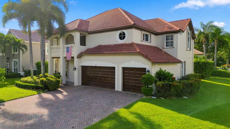 4 bedroom Single Family Residence at 217 Lone Pine Drive, Lone Pine, Palm Beach Gardens — photo 3