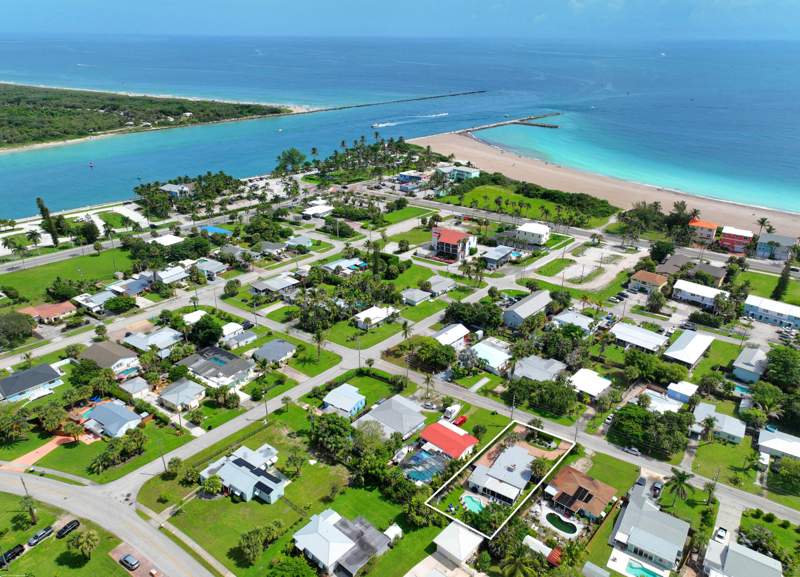 4 bedroom Single Family Residence at 307 Granada Street, Fort Pierce Subdivision, Fort Pierce — photo 2