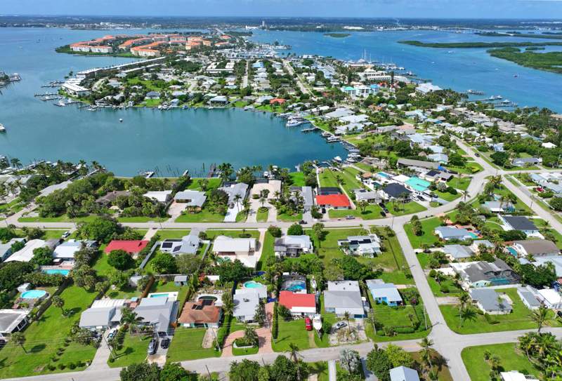 4 bedroom Single Family Residence at 307 Granada Street, Fort Pierce Subdivision, Fort Pierce — photo 5