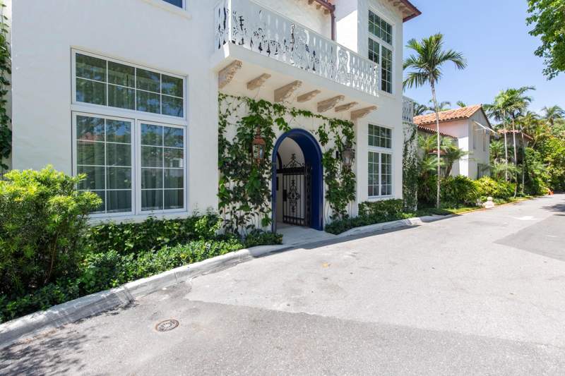 3 bedroom Condominium at 236 Phipps Plaza #202, Phipps Plaza, Palm Beach — photo 3