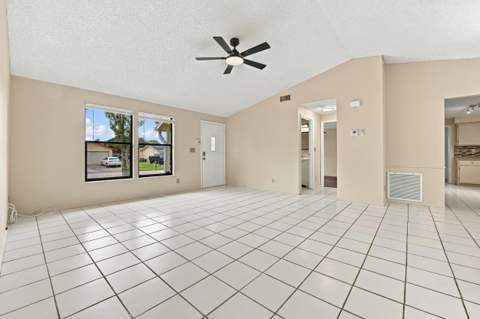 5141 Saint John Avenue, Boynton Beach FL - photo 9 of 43