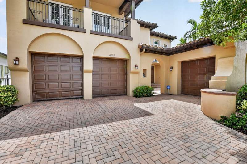 5 bedroom Single Family Residence at 10998 NW 78th Place, Heron Bay The Glen, Parkland — photo 2