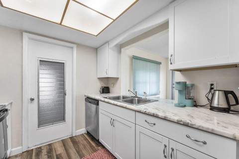 1005 Siesta Avenue, Boynton Beach FL - photo 9 of 36