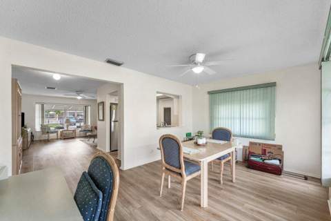 1005 Siesta Avenue, Boynton Beach FL - photo 12 of 36