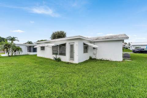 1005 Siesta Avenue, Boynton Beach FL - photo 19 of 36