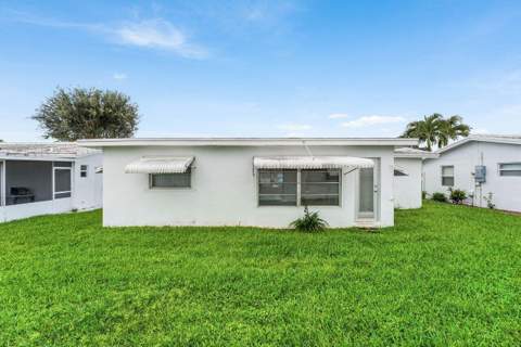 1005 Siesta Avenue, Boynton Beach FL - photo 20 of 36