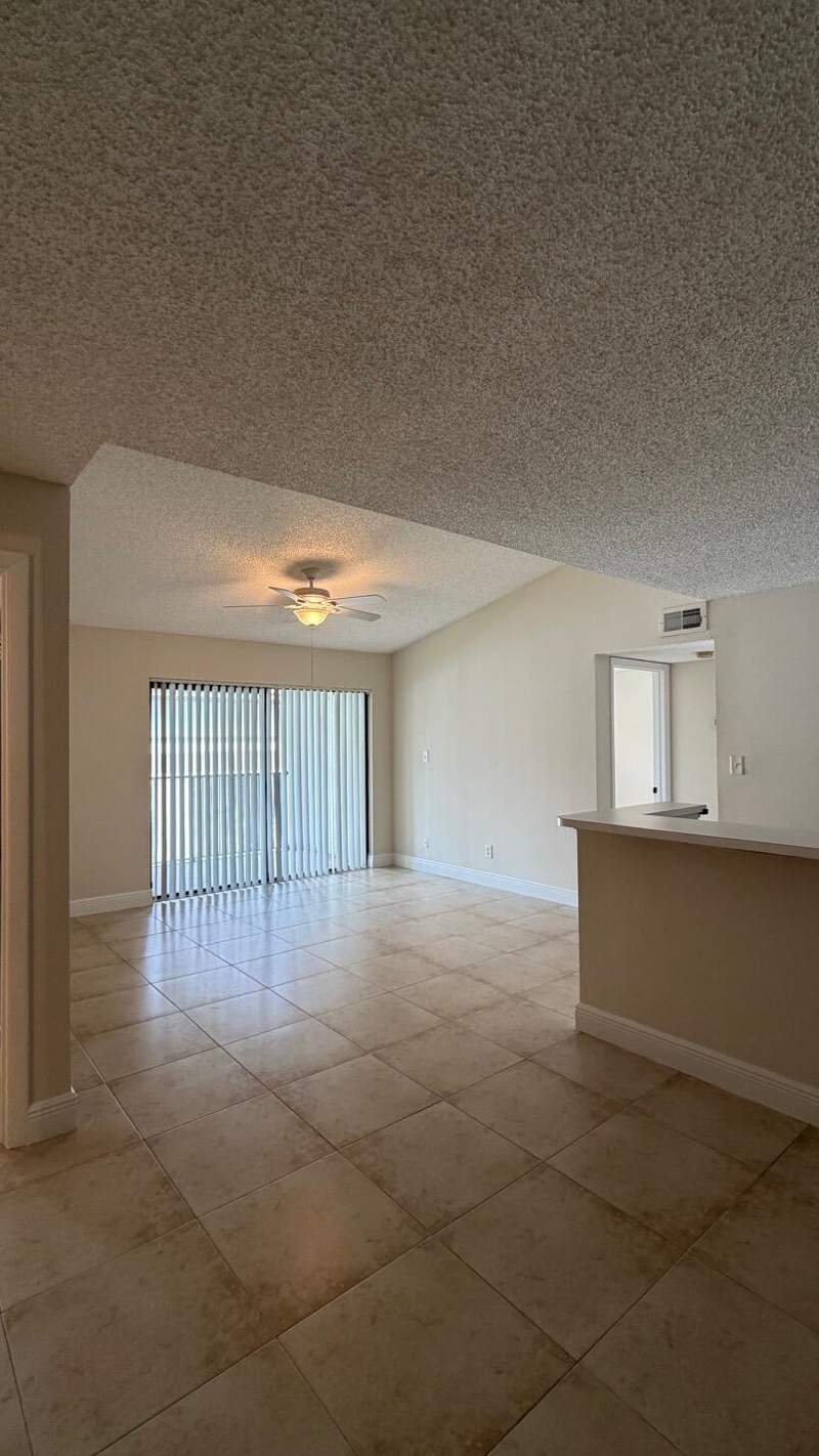 2 bedroom Condominium at 520 S Park Road #22-12, Hollywood Parc Condominium, Hollywood — photo 3
