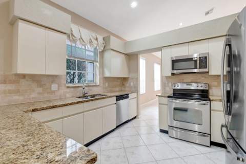 11081 Springbrook Circle, Boynton Beach FL - photo 14 of 37