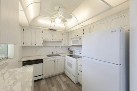 189 Valencia H, Delray Beach FL - photo 7 of 19