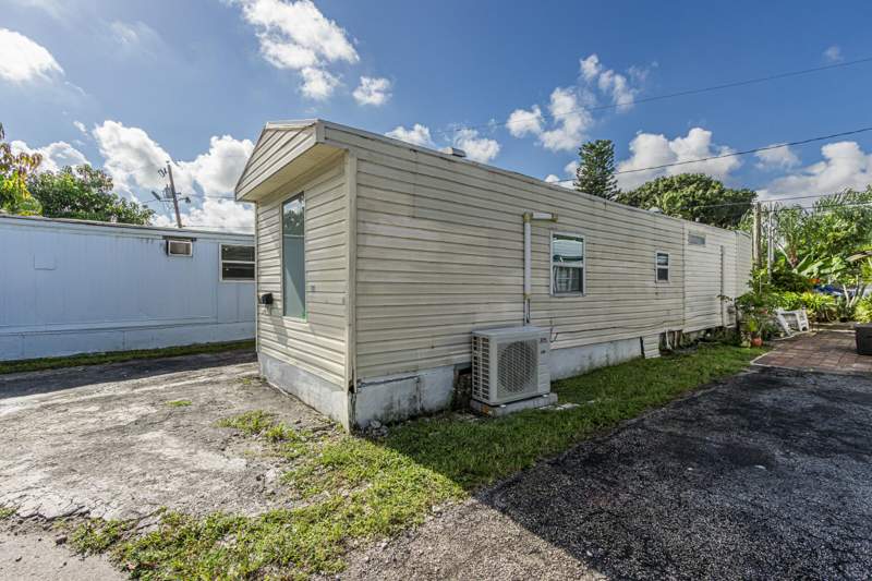 3 bedroom Mobile Home at 2776 NW 29th Place, Sunshine Holiday, Oakland Park — photo 3