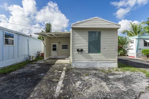 2776 NW 29th Place, Oakland Park FL - photo 6 of 28