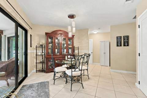 99 Cuyahoga Road, Lake Worth FL - photo 17 of 57