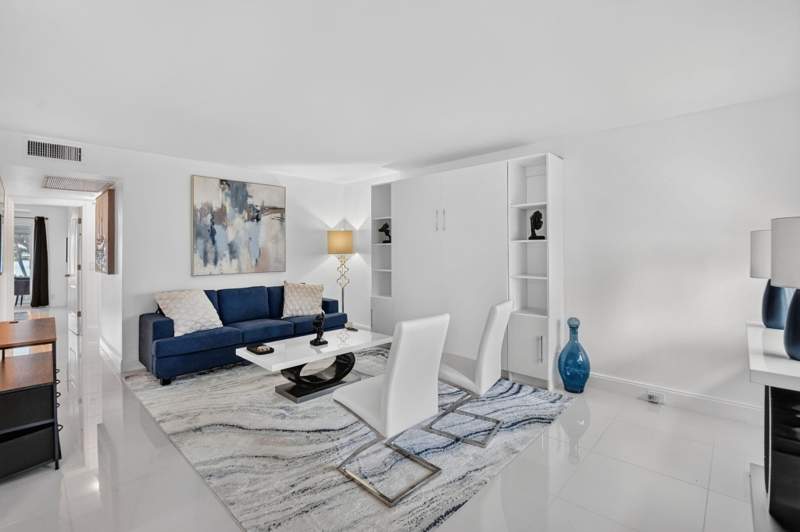 2 bedroom Condominium at 1061 Exeter D, Exeter At Century Village Condo, Boca Raton — photo 2