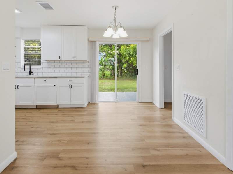 3 bedroom Single Family Residence at 711 NW Riverside Drive, Port St Lucie Section 25, Port St. Lucie — photo 4