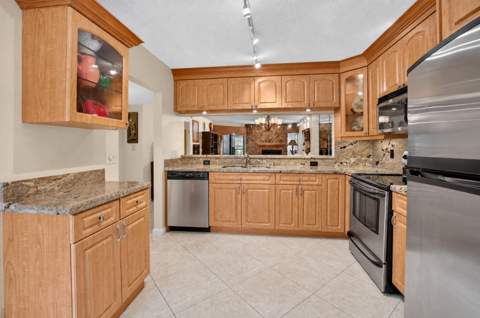 16769 Oak Hill Trail #713, Delray Beach FL - photo 13 of 57