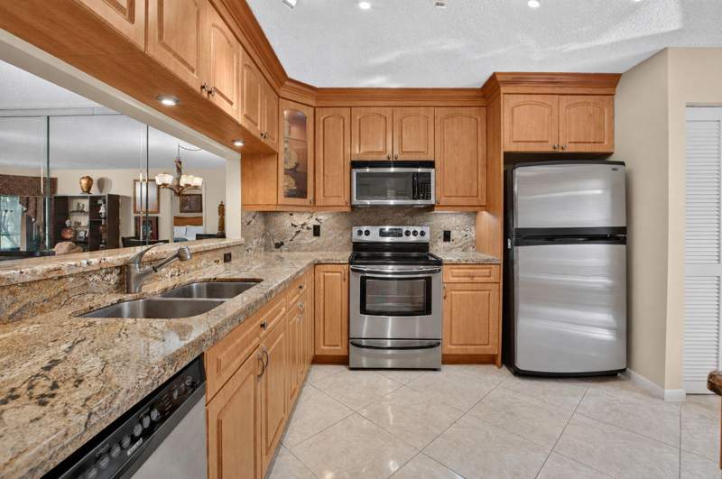2 bedroom Condominium at 16769 Oak Hill Trail #713, Boca Delray I-Iii Condo S Filed In Or3857P483,4, Delray Beach — photo 3